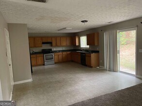 5549 Sable Way in Atlanta, GA - Building Photo - Building Photo