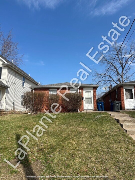 1622 Milburn Ave in Toledo, OH - Building Photo