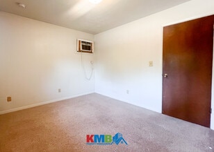 916 20th Ave Pl in Coralville, IA - Building Photo - Building Photo