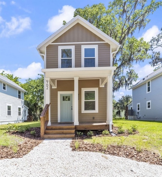 property at 962 Alexander St