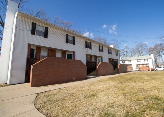1407 Paris Rd in Columbia, MO - Building Photo - Building Photo