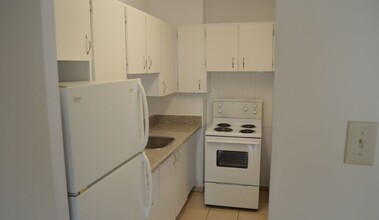 555 Sherbourne St in Toronto, ON - Building Photo - Building Photo