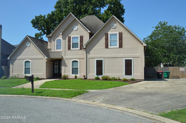 225 Durham Dr in Lafayette, LA - Building Photo - Building Photo