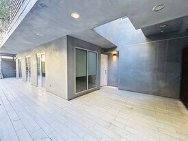 947 4th St in Santa Monica, CA - Building Photo