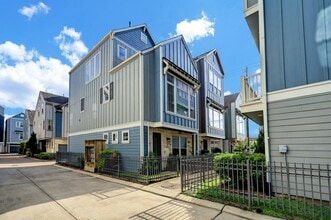 726 N Shepherd Dr in Houston, TX - Building Photo - Building Photo