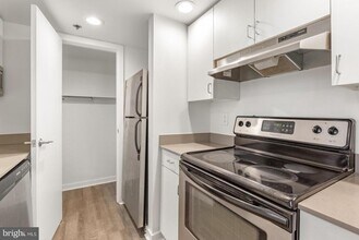 303 Vine St-Unit -106 in Philadelphia, PA - Building Photo - Building Photo