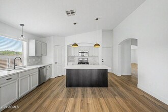 28789 N Broken Shale Dr in San Tan Valley, AZ - Building Photo - Building Photo