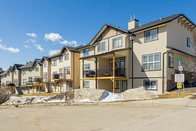 209 Rockyspring Grv NW in Calgary, AB - Building Photo - Building Photo