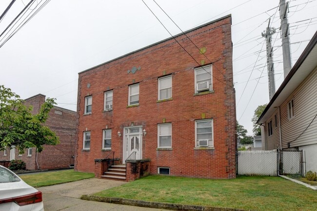 71/73-73 Carmer Ave in Belleville, NJ - Building Photo - Building Photo