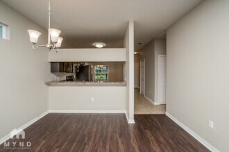 7951 Harbor Bridge Blvd in New Port Richey, FL - Foto de edificio - Building Photo