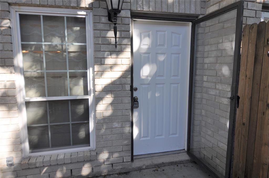17481 Red Oak Dr in Houston, TX - Building Photo