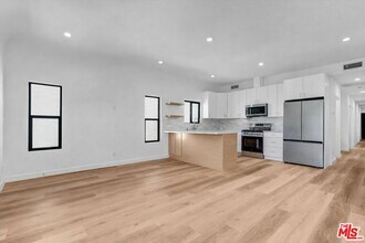 616 N Vista St in Los Angeles, CA - Building Photo - Building Photo