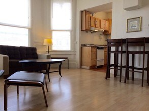 850 6th Ave, Unit A in Oakland, CA - Building Photo - Building Photo