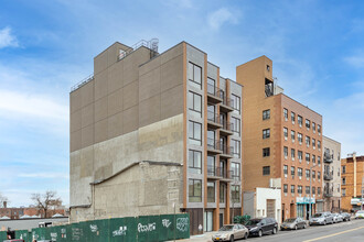 208 19th St in Brooklyn, NY - Building Photo - Building Photo