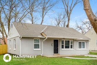 4938 Canterbury in Roeland Park, KS - Building Photo - Building Photo