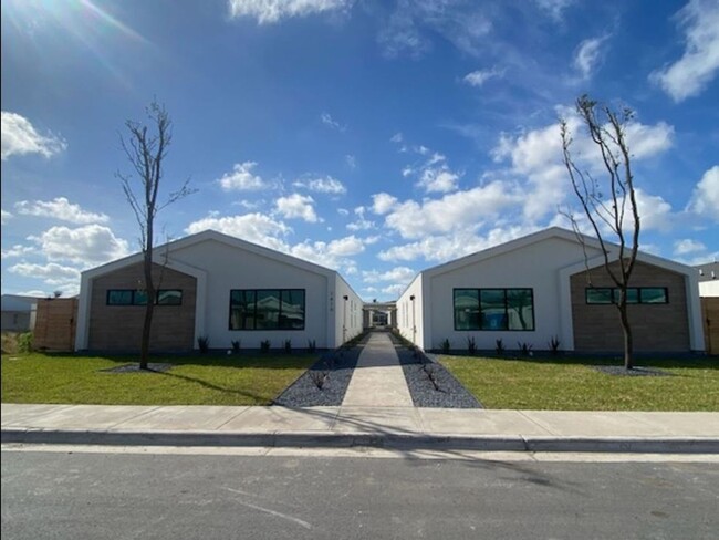 property at 1412 E Iris Ave