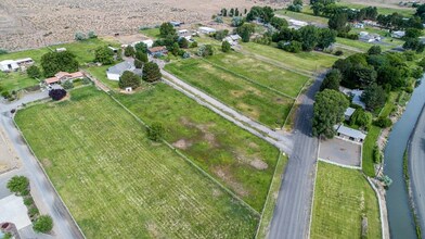 86508 N Harrington Rd in West Richland, WA - Building Photo - Building Photo
