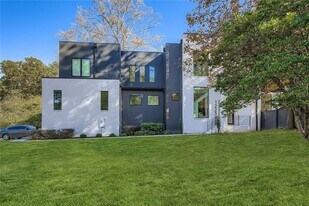 1223 Mayfair Dr NE in Atlanta, GA - Building Photo