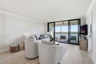 4253 Bay Beach Ln in Fort Myers Beach, FL - Building Photo - Building Photo