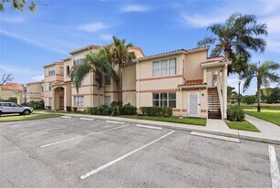 3310 Pinewalk Dr N in Margate, FL - Building Photo