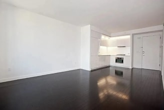 123 Washington St, Unit D40 in New York, NY - Building Photo - Building Photo