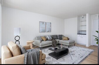 4 Commodore Dr, Unit #229 in Emeryville, CA - Building Photo - Building Photo
