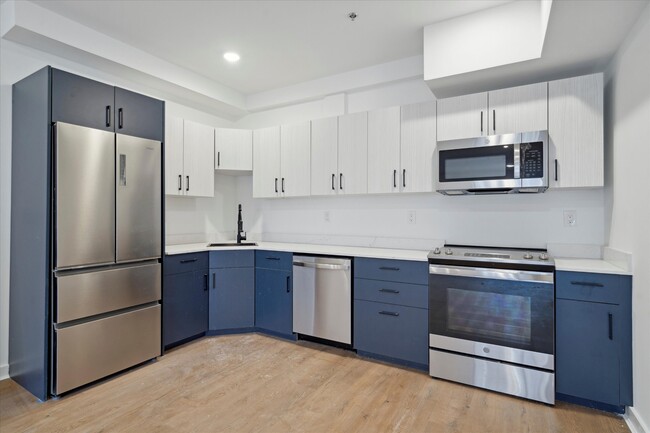 1951 Point Breeze Avenue in Philadelphia, PA - Foto de edificio - Interior Photo