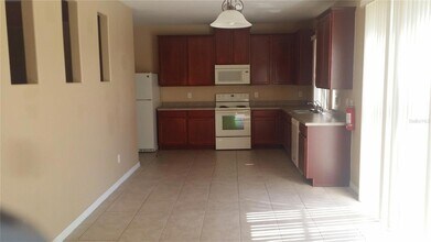 3017 Camino Real Dr S in Kissimmee, FL - Foto de edificio - Building Photo