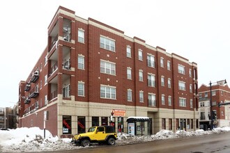 3000 W Lawrence Ave in Chicago, IL - Building Photo - Building Photo