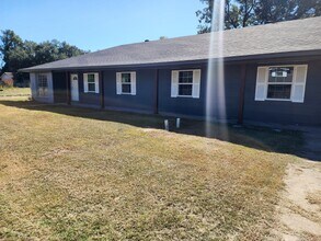 604 Zoe Cir, Unit 604 A in Monroe, LA - Foto de edificio - Building Photo