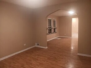 5005 W Chicago Ave in Chicago, IL - Building Photo - Building Photo