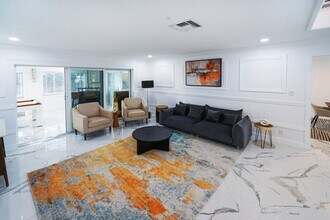 651 NW 42nd Ave in Coconut Creek, FL - Building Photo - Building Photo