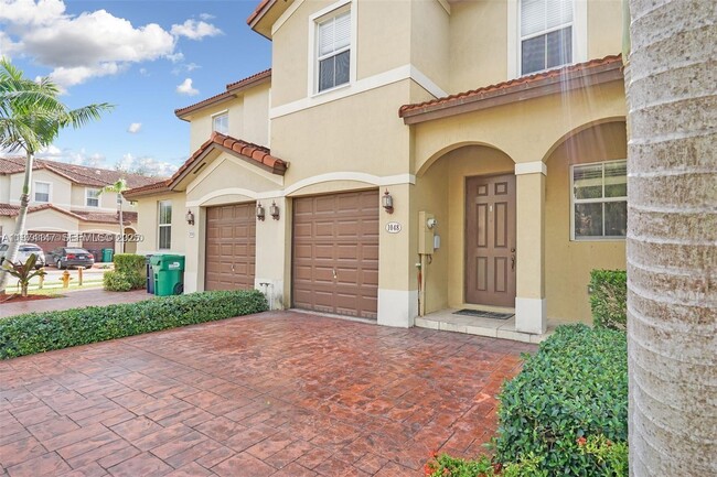 1048 NE 208th St in Miami, FL - Building Photo - Building Photo