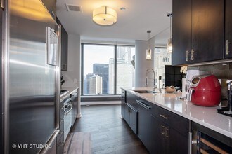 60 E Monroe St in Chicago, IL - Building Photo - Building Photo