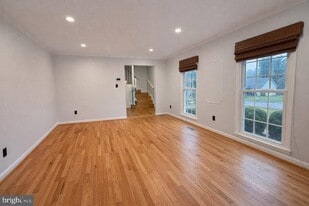 1744 Lockerbie Ln in Vienna, VA - Building Photo