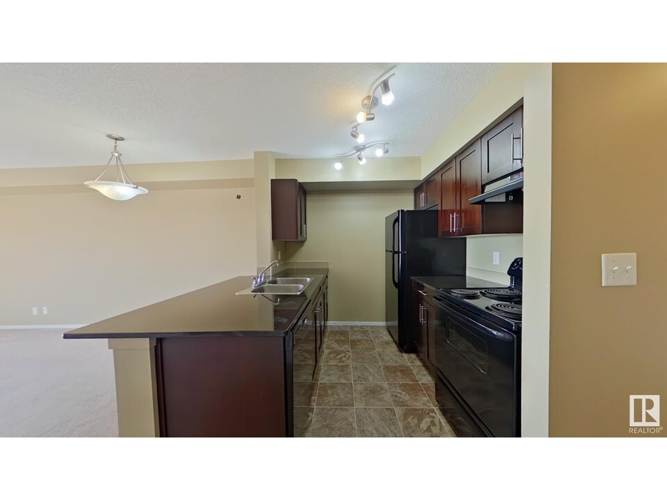3315 James Mowatt Trail SW in Edmonton, AB - Building Photo
