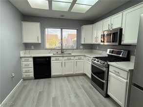 2544 Showcase Dr in Las Vegas, NV - Building Photo - Building Photo