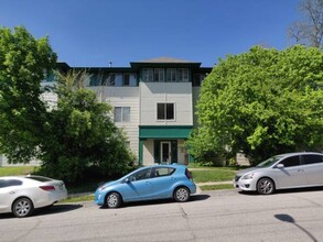 3828 Jones St, Unit 104 in Omaha, NE - Foto de edificio - Building Photo