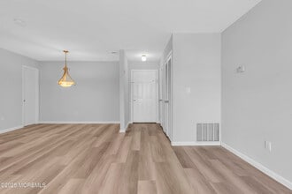 213 Main St in Keansburg, NJ - Building Photo - Building Photo