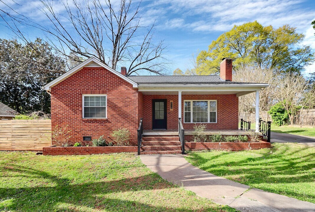 312 Planetree Dr in Belmont, NC - Building Photo
