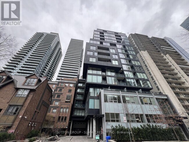 17 Dundonald St in Toronto, ON - Building Photo - Building Photo