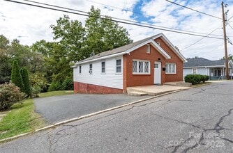 387 Woodlawn Ave in Cramerton, NC - Building Photo - Building Photo