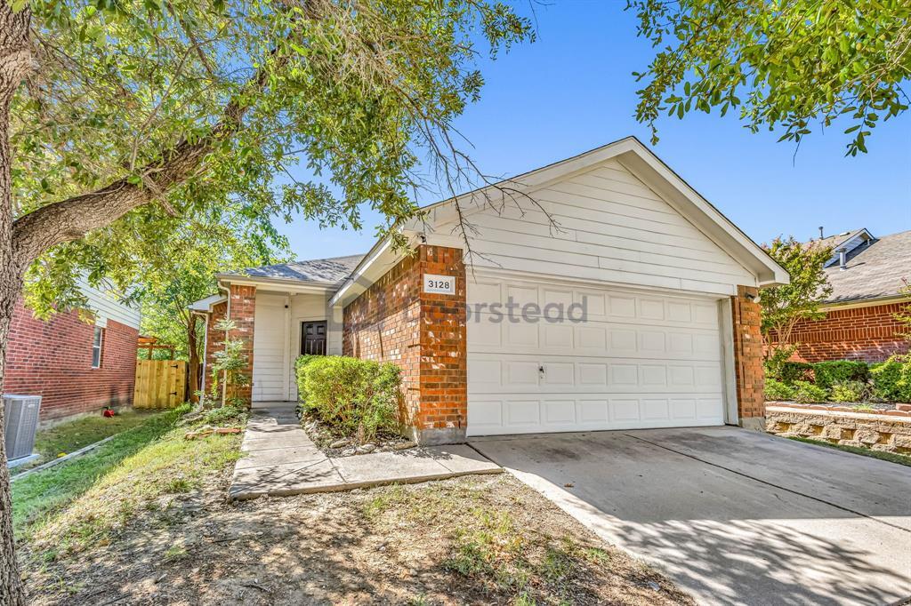 3128 Spotted Owl Dr in Fort Worth, TX - Building Photo