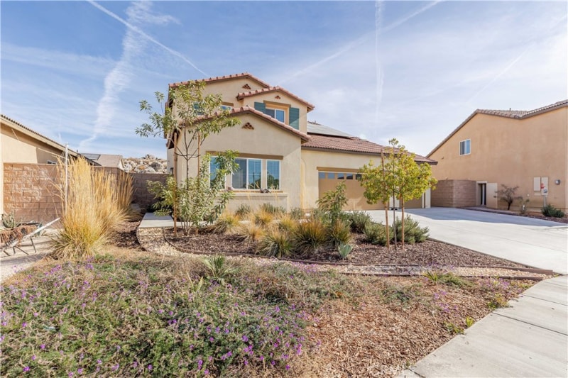 28444 Cosmos Dr in Winchester, CA - Building Photo