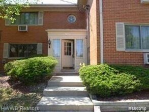 805 Plate St in Rochester, MI - Foto de edificio - Building Photo