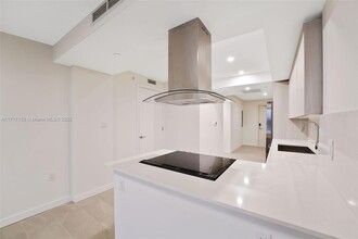 1500 Bay Rd, Unit N-0804 in Miami Beach, FL - Building Photo - Building Photo