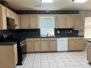 6903 Kettlemar Dr in Houston, TX - Building Photo - Building Photo