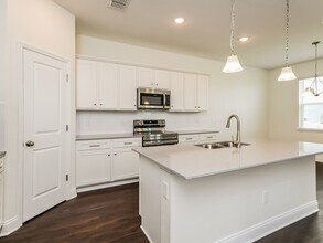 6181 Little Blf Cir in Mascotte, FL - Foto de edificio - Building Photo