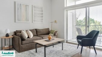 2511 Montopolis Dr in Austin, TX - Building Photo