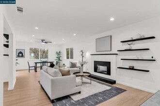 1866 Elkwood Dr in Concord, CA - Foto de edificio - Building Photo